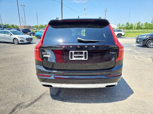Used 2018 Volvo XC90 T6 Momentum w/ Momentum Plus Package AWD/4WD image 3