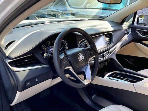 Used 2023 Buick Enclave Essence image 17