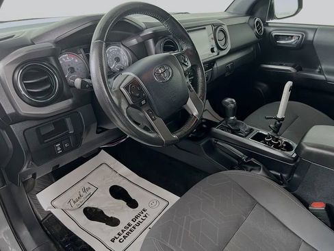 Used 2019 Toyota Tacoma TRD Off-Road image 10