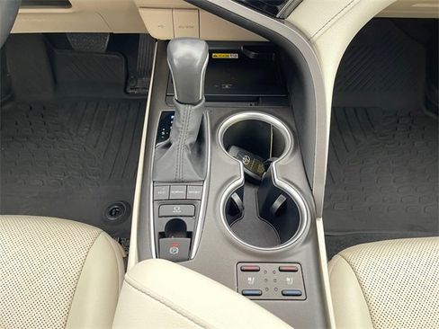 Used 2024 Toyota Camry XLE w/ Navigation Package image 24