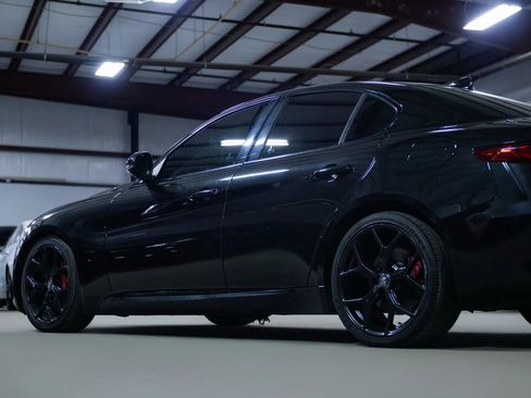 Used 2020 Alfa Romeo Giulia w/ Nero Edizione image 13