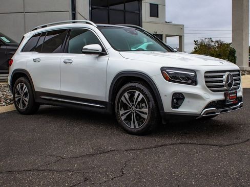 Used 2024 Mercedes-Benz GLB 250 4MATIC w/ Driver Assistance Package image 3