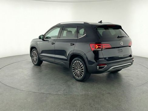 Used 2025 Volkswagen Taos SE image 6