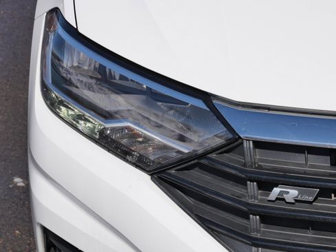 Certified 2021 Volkswagen Jetta R-Line image 16