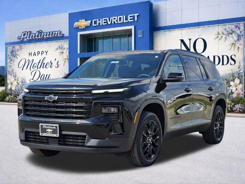 New 2026 Chevrolet Traverse LT w/ Midnight/Sport Edition FWD image 2