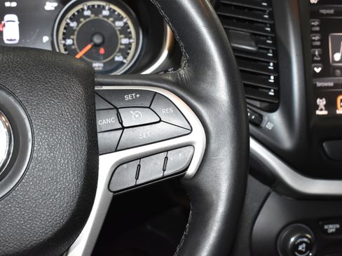 Used 2015 Jeep Cherokee Limited image 13