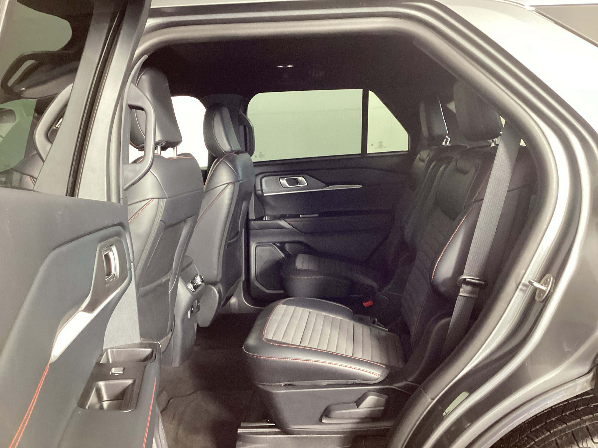 Used 2026 Ford Explorer ST-Line AWD/4WD image 15