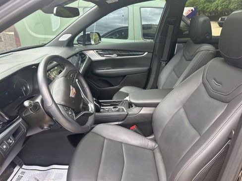 Certified 2024 Cadillac XT6 Premium Luxury AWD/4WD image 9