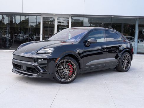 New 2026 Porsche Macan Turbo Electric AWD/4WD image 1