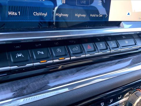 Used 2024 Chevrolet Silverado 1500 LTZ image 29