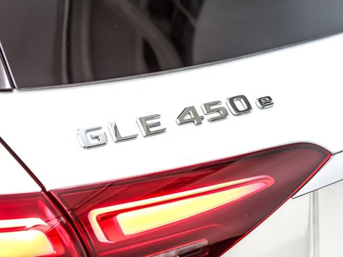 Used 2025 Mercedes-Benz GLE 450e 4MATIC image 9
