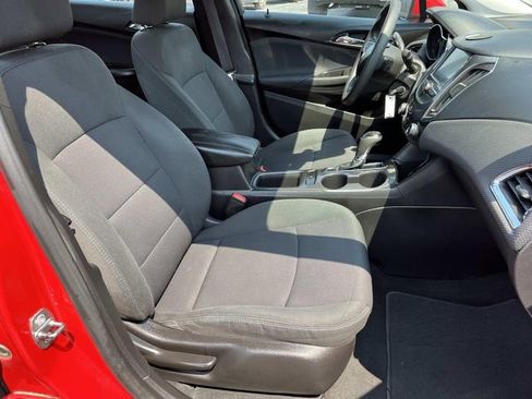 Used 2017 Chevrolet Cruze LT FWD image 22
