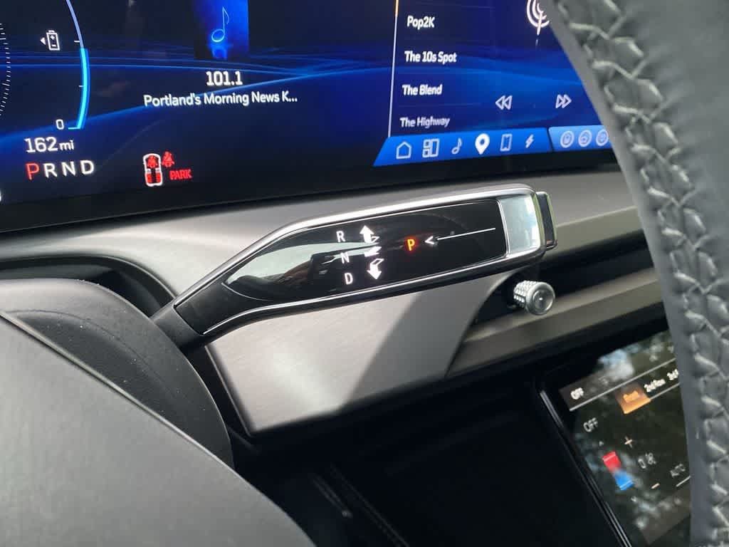 Certified 2026 Cadillac Vistiq Premium Luxury w/ LPO, Floor Liner Package AWD/4WD image 26
