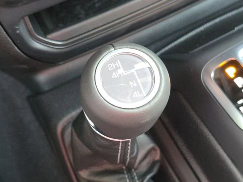 Used 2024 Jeep Wrangler Unlimited Sahara w/ Technology Group image 9