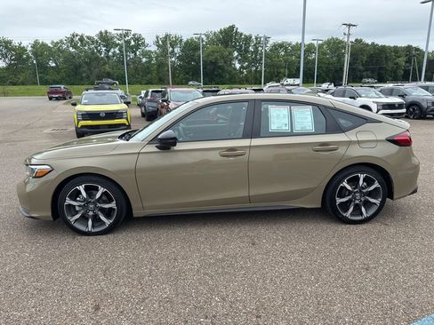 Used 2025 Honda Civic Sport Touring image 4