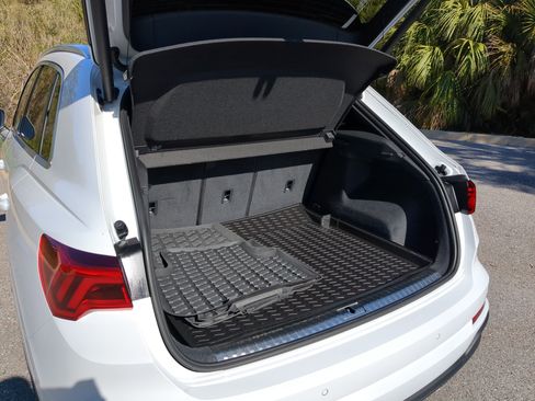 Used 2024 Audi Q3 2.0T Premium Plus image 11