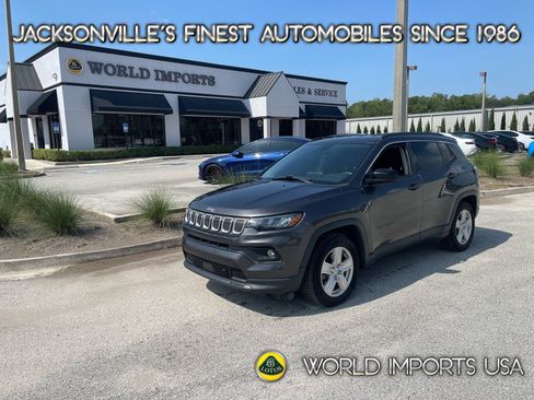 Used 2022 Jeep Compass Latitude FWD image 1