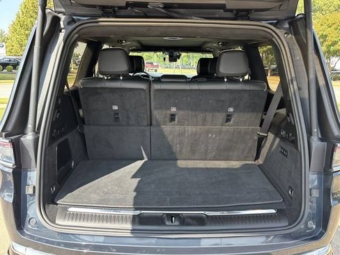 Used 2024 Jeep Grand Wagoneer Series III w/ HD Trailer Tow Package AWD/4WD image 6