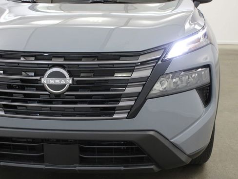 New 2026 Nissan Rogue SV FWD image 8