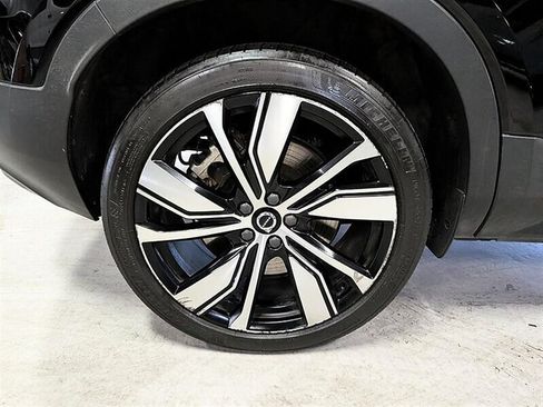 Used 2021 Volvo XC40 P8 Recharge w/ Advanced Package AWD/4WD image 13