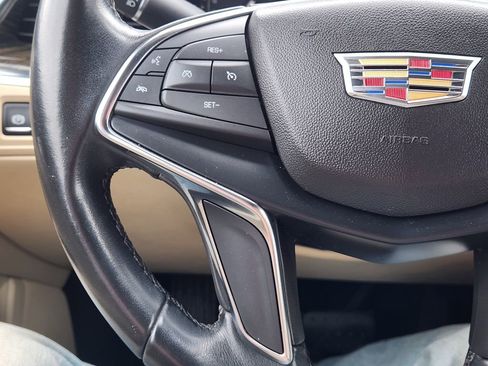 Used 2019 Cadillac XT5 FWD image 32