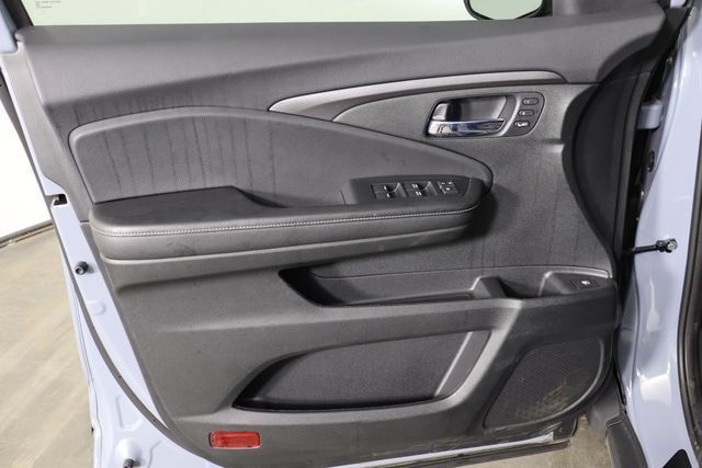 Used 2025 Honda Ridgeline RTL image 17