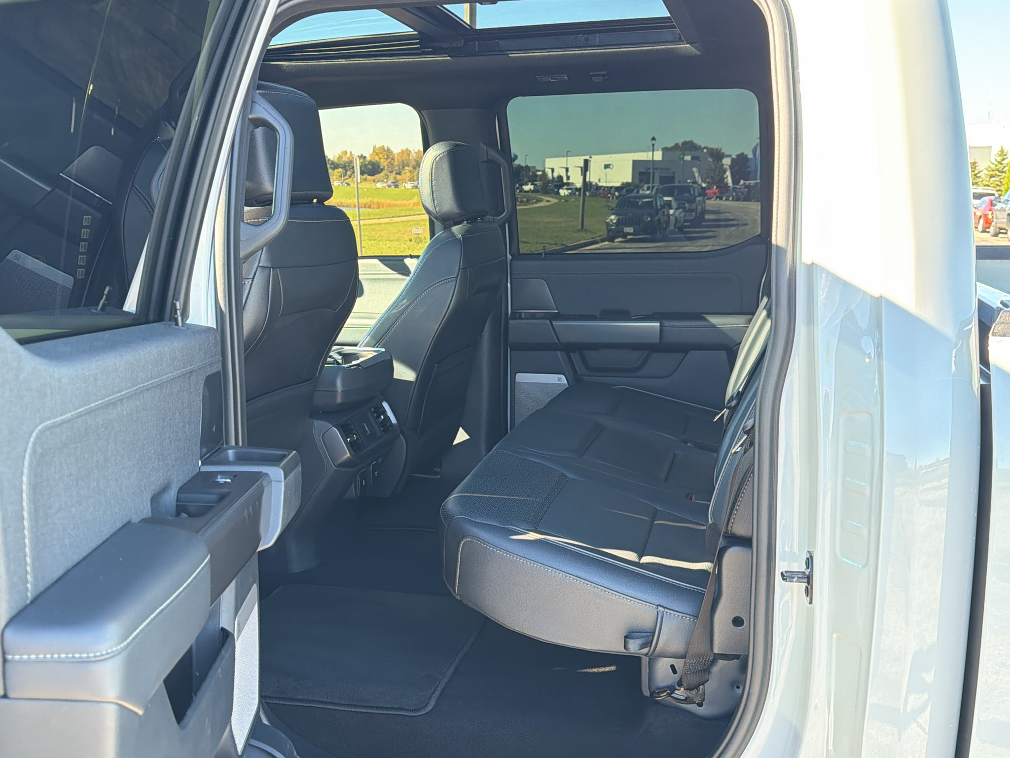 Certified 2024 Ford F150 Lariat AWD/4WD image 35