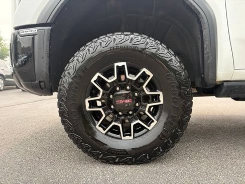 Certified 2025 GMC Sierra 2500 AT4X AWD/4WD image 12