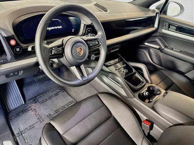 Certified 2026 Porsche Cayenne AWD/4WD image 4