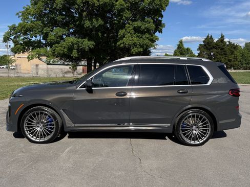 Used 2024 BMW ALPINA XB7 AWD/4WD image 8
