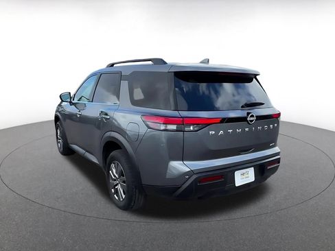 Used 2025 Nissan Pathfinder SV image 11