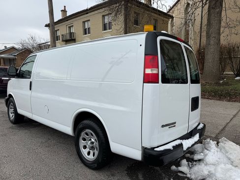 Used 2014 Chevrolet Express 1500 AWD image 3