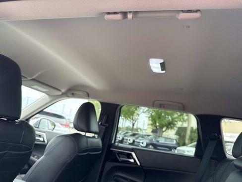 Used 2022 Mitsubishi Outlander SE image 15