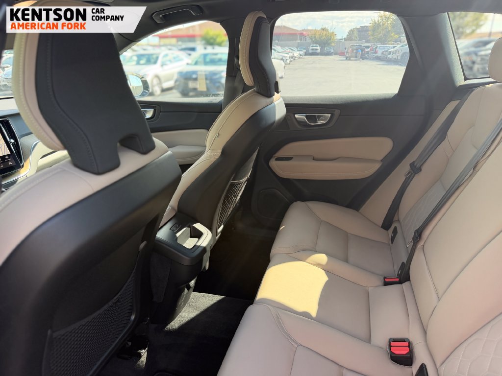 Used 2026 Volvo XC60 B5 Plus AWD/4WD image 33