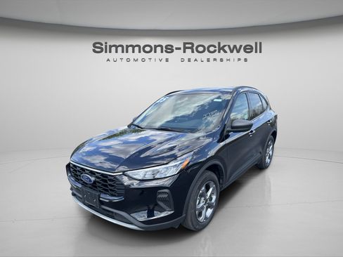 Used 2025 Ford Escape ST-Line AWD/4WD image 1