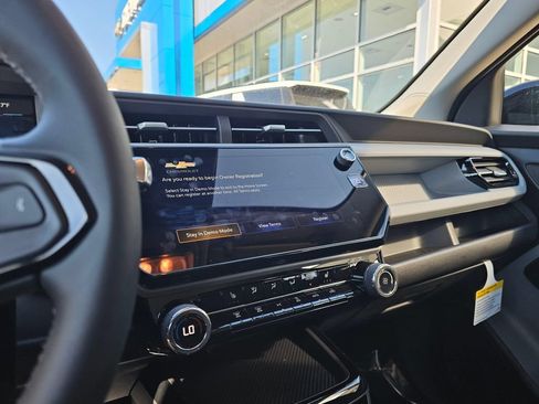 New 2027 Chevrolet Bolt LT w/ Comfort Package FWD image 28