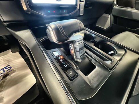 Used 2022 Ford F150 Lightning Lariat image 22