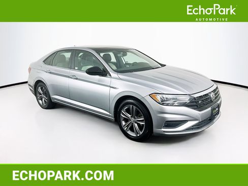 Used 2020 Volkswagen Jetta R-Line FWD image 1