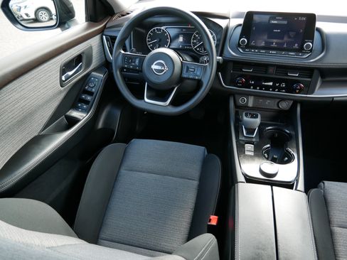 Used 2023 Nissan Rogue SV AWD/4WD image 9