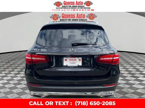 Used 2019 Mercedes-Benz GLC 300 4MATIC w/ Premium Package image 5