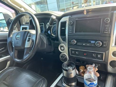 Used 2019 Nissan Titan PRO-4X w/ Pro-4x Convenience Package AWD/4WD image 5