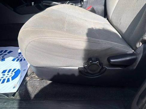 Used 2020 Toyota Tacoma SR AWD/4WD image 12