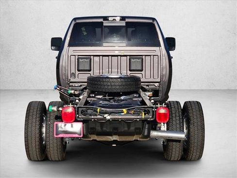 New 2026 RAM 4500 4x4 Crew Cab DRW w/ Laramie Trim Package image 8