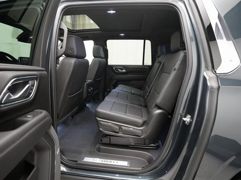 Used 2022 Chevrolet Suburban LT image 16