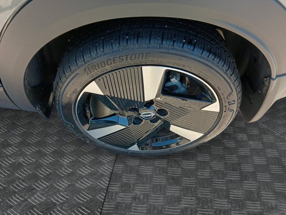 Used 2026 Nissan Kicks SR w/ SR Premium Package FWD image 22