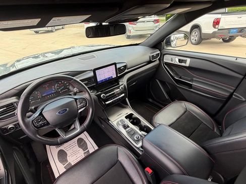 Used 2023 Ford Explorer ST-Line AWD/4WD image 22