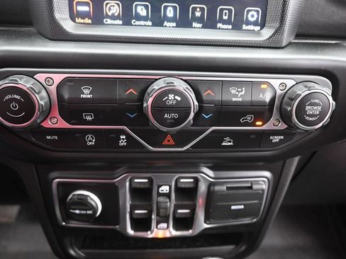 Used 2021 Jeep Gladiator Overland w/ Popular Equipment Package AWD/4WD image 32