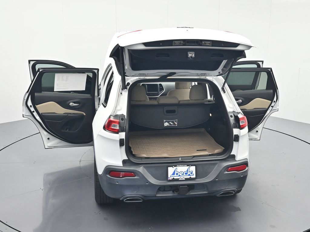Used 2016 Jeep Cherokee Latitude FWD image 46