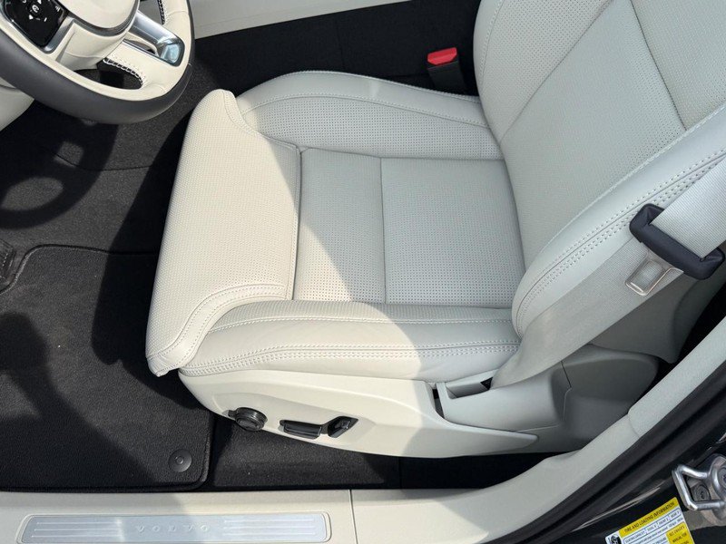 New 2026 Volvo XC60 T8 Ultra w/ Protection Package Premier AWD/4WD image 12