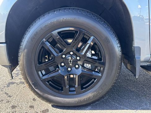 Used 2024 Chevrolet Silverado 1500 Custom w/ Dark Appearance Package image 12